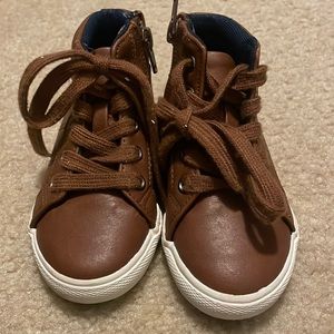 Toddler brown sneakers